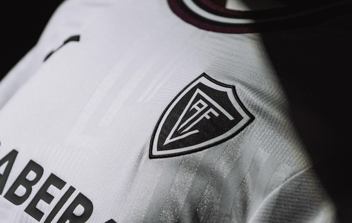 Académico de Viseu revela equipamento alternativo inspirado nos viseenses longe de casa